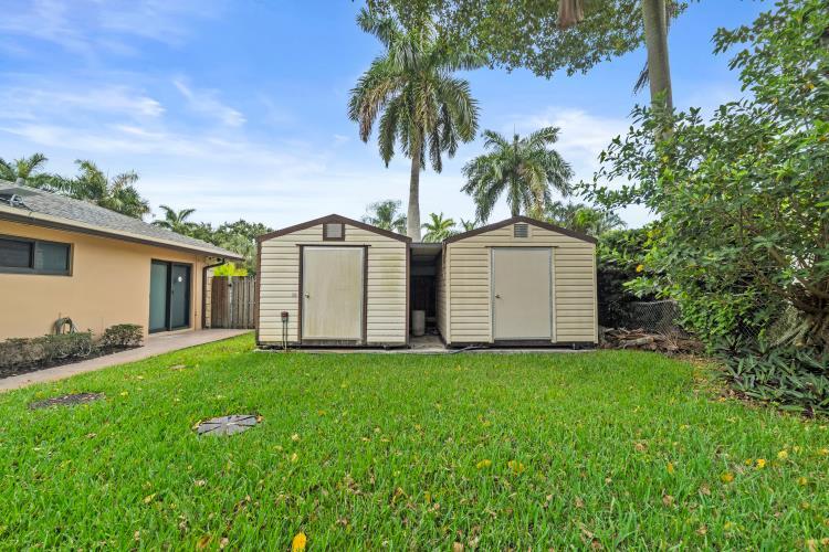 2409 SW 27th Fort Lauderdale, FL 33312