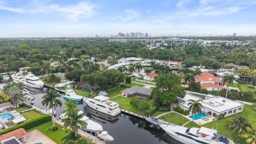 2409 SW 27th Fort Lauderdale, FL 33312