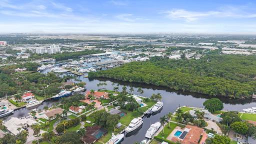 2409 SW 27th Fort Lauderdale, FL 33312