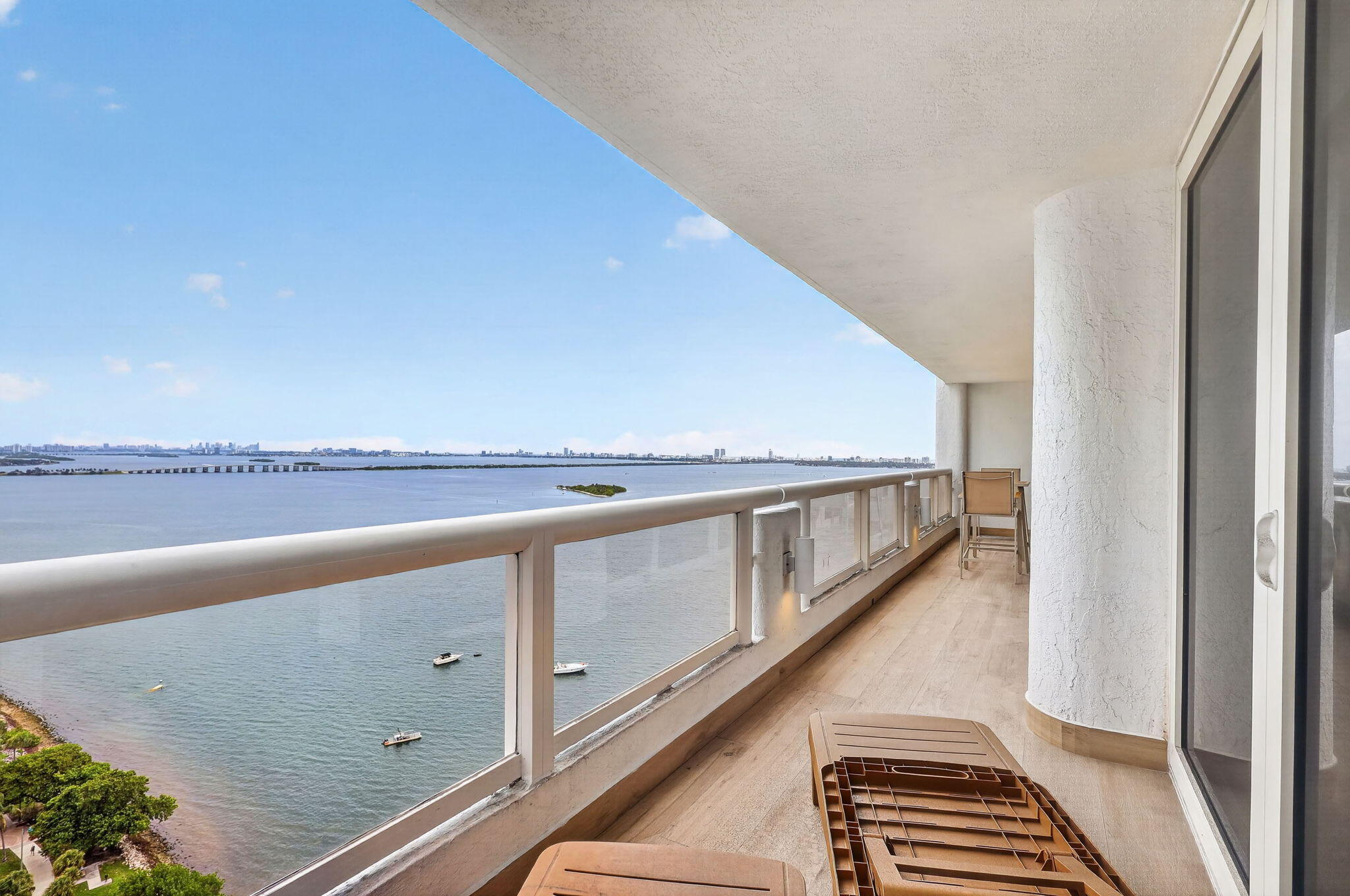 1717 N Bayshore #A-2935