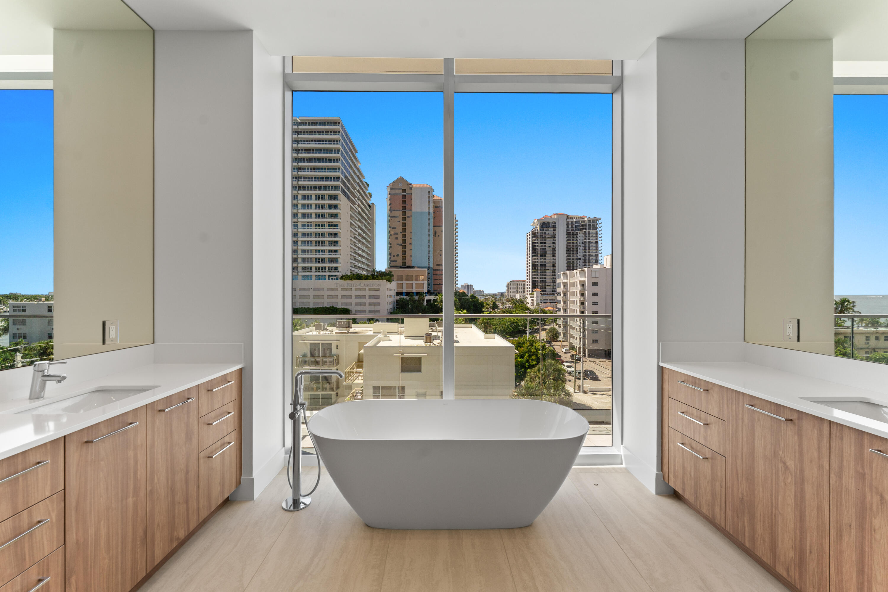 153 N Seabreeze Blvd #402-S Fort Lauderdale, FL 33304