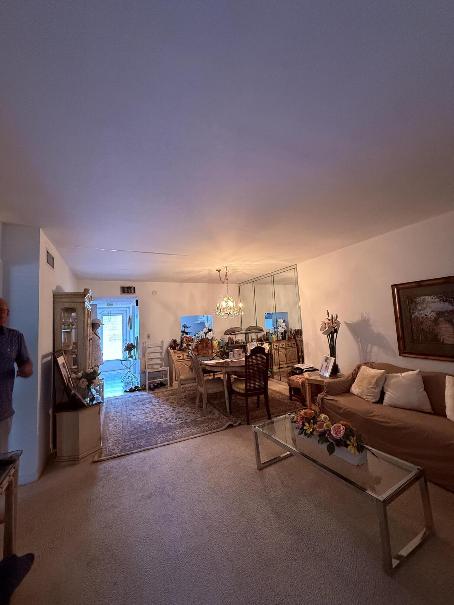 31 Abbey Ln #206 Delray Beach, FL 33446
