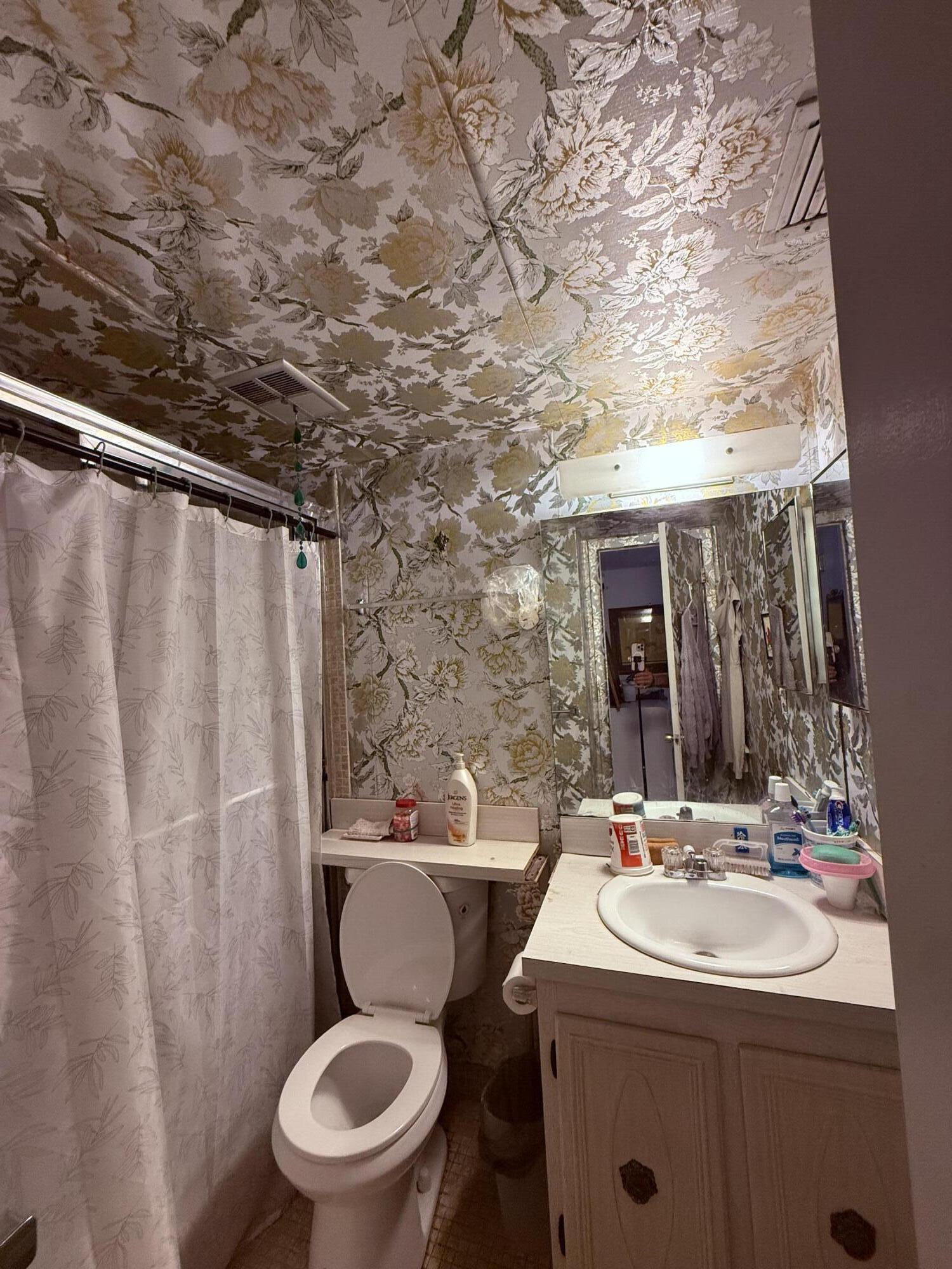 31 Abbey Ln #206 Delray Beach, FL 33446