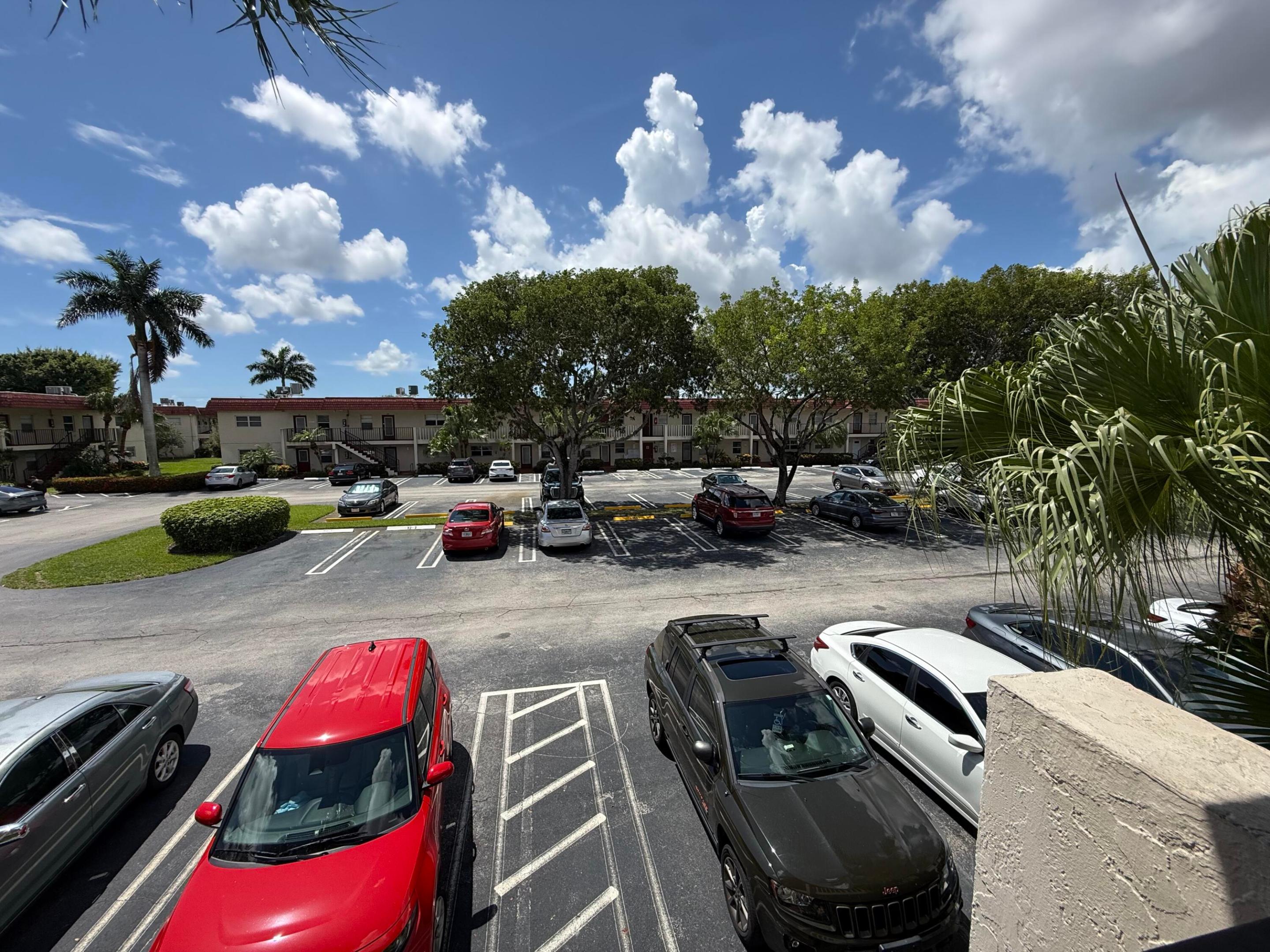 31 Abbey Ln #206 Delray Beach, FL 33446