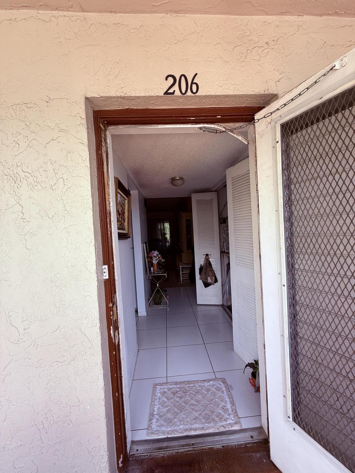 31 Abbey Ln #206 Delray Beach, FL 33446