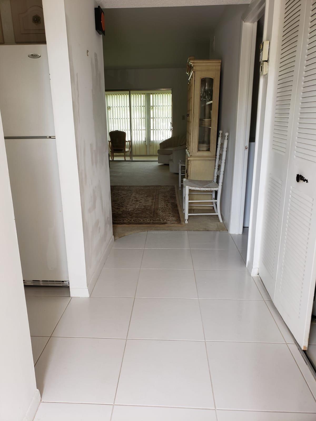 31 Abbey Ln #206 Delray Beach, FL 33446