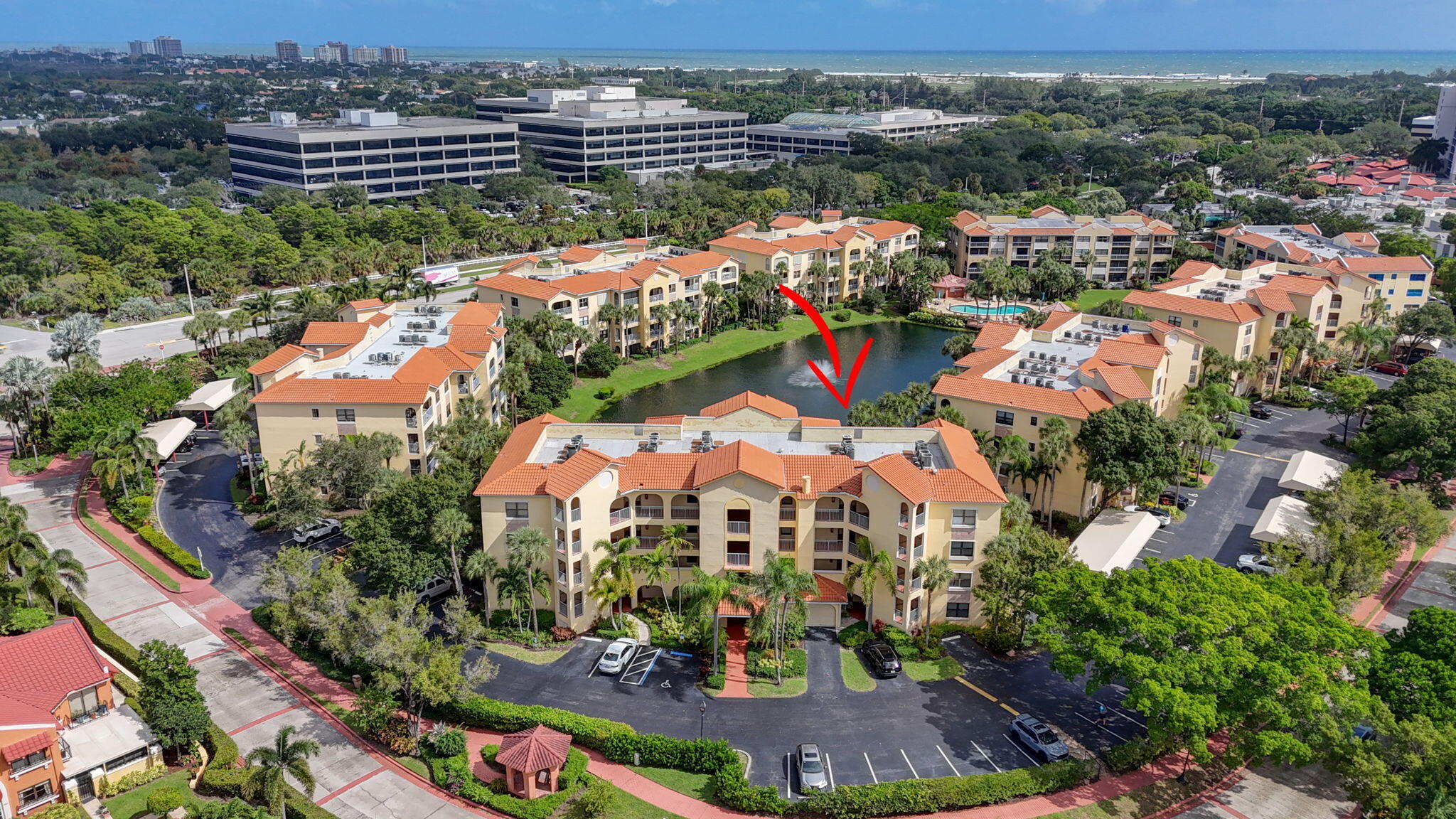 300 Uno Lago Dr #104