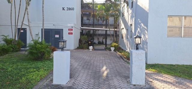 2860 Somerset Dr #202