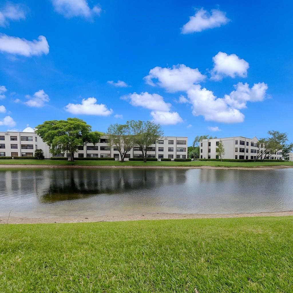 7516 Ashmont Cir #104