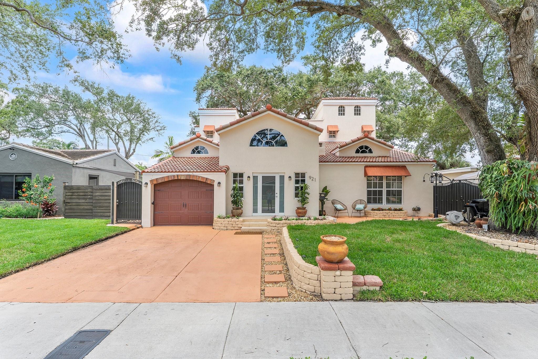921 SW 17th St