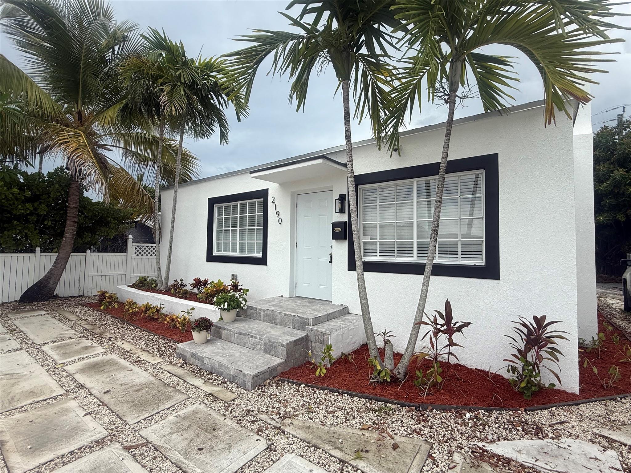 2190 SW 16th St