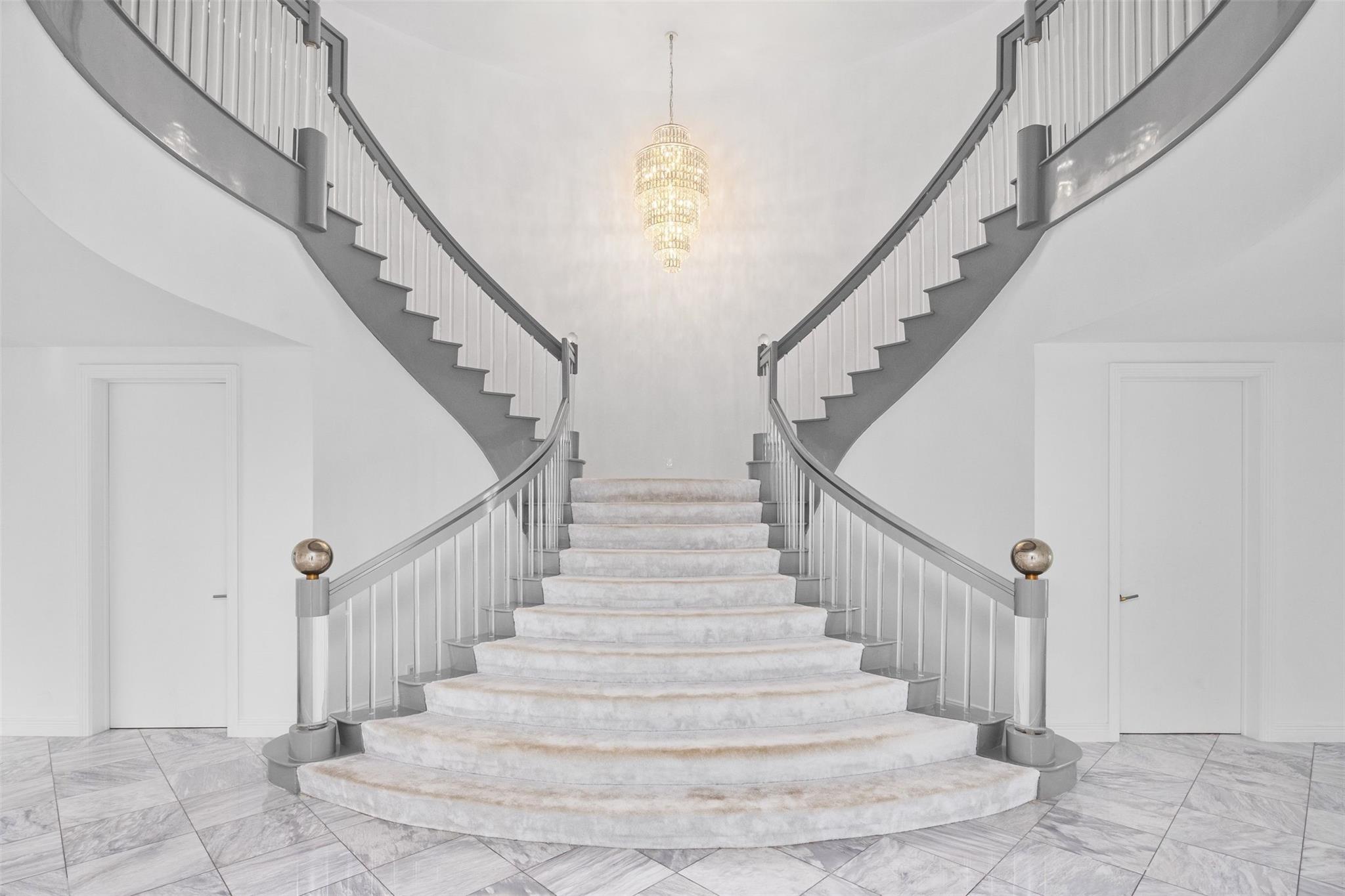 11 Bay Colony Ln Fort Lauderdale, FL 33308