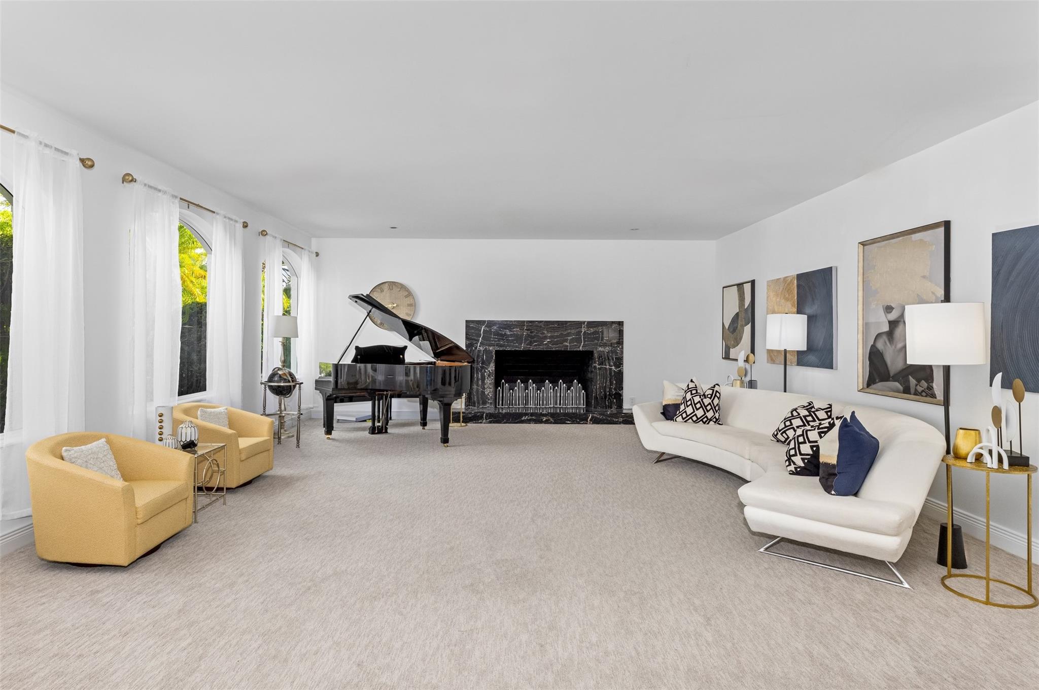 11 Bay Colony Ln Fort Lauderdale, FL 33308