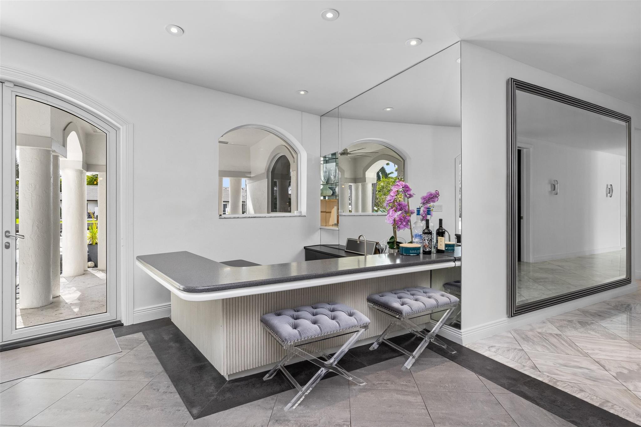 11 Bay Colony Ln Fort Lauderdale, FL 33308