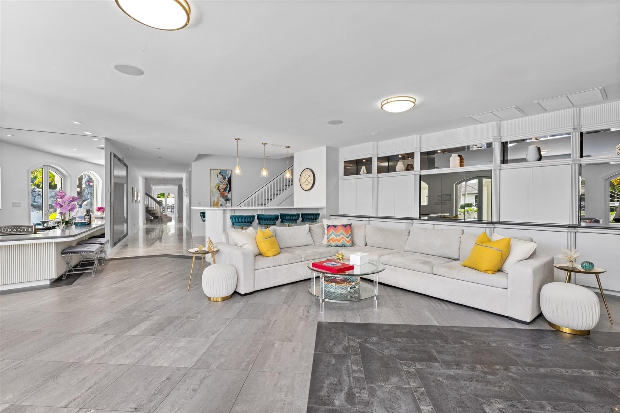 11 Bay Colony Ln Fort Lauderdale, FL 33308