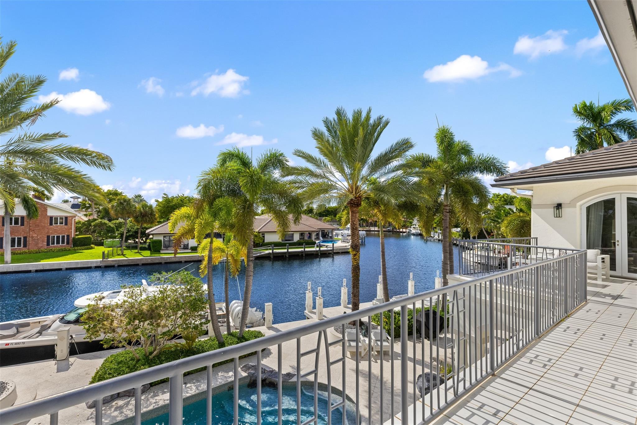 11 Bay Colony Ln Fort Lauderdale, FL 33308