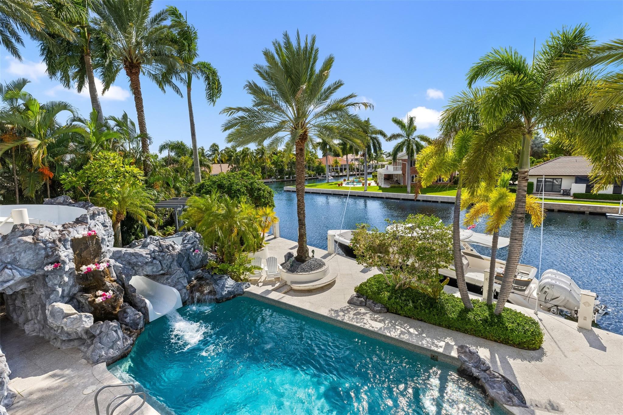 11 Bay Colony Ln Fort Lauderdale, FL 33308