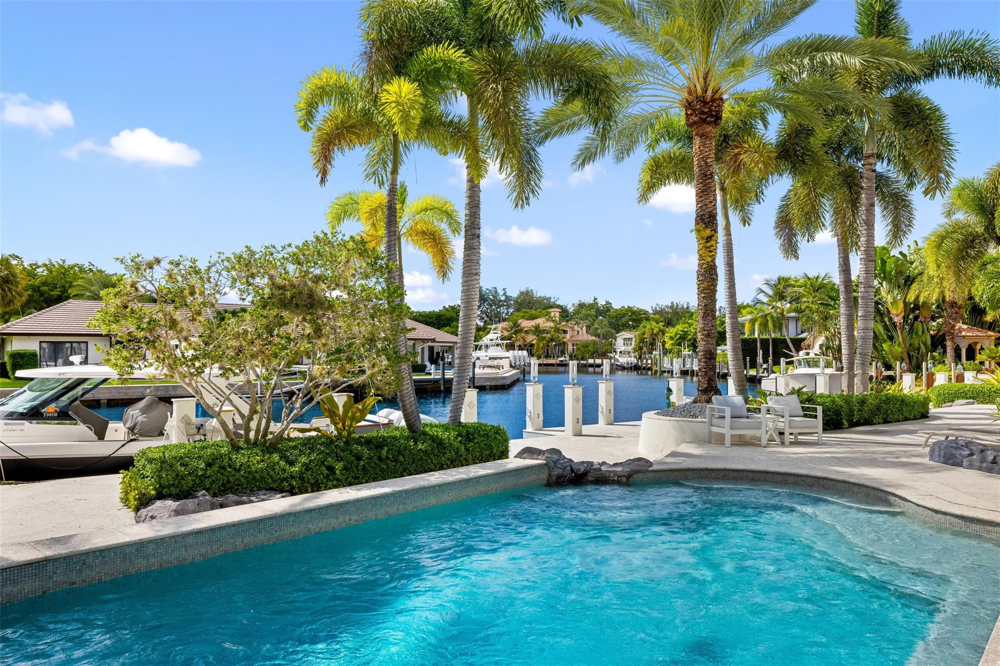 11 Bay Colony Ln Fort Lauderdale, FL 33308