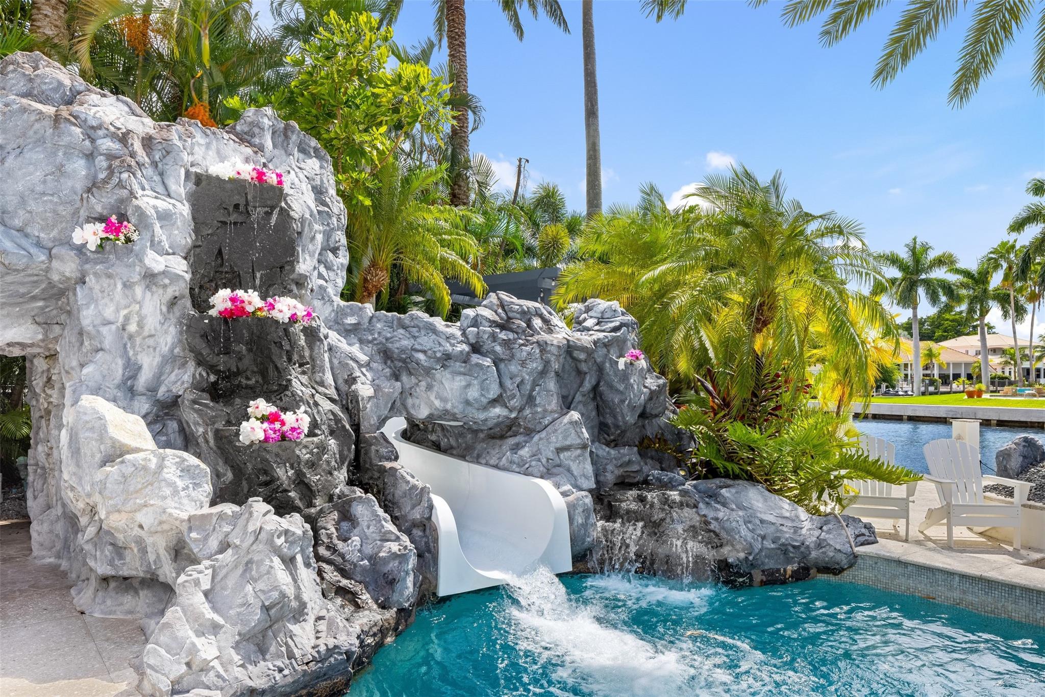 11 Bay Colony Ln Fort Lauderdale, FL 33308