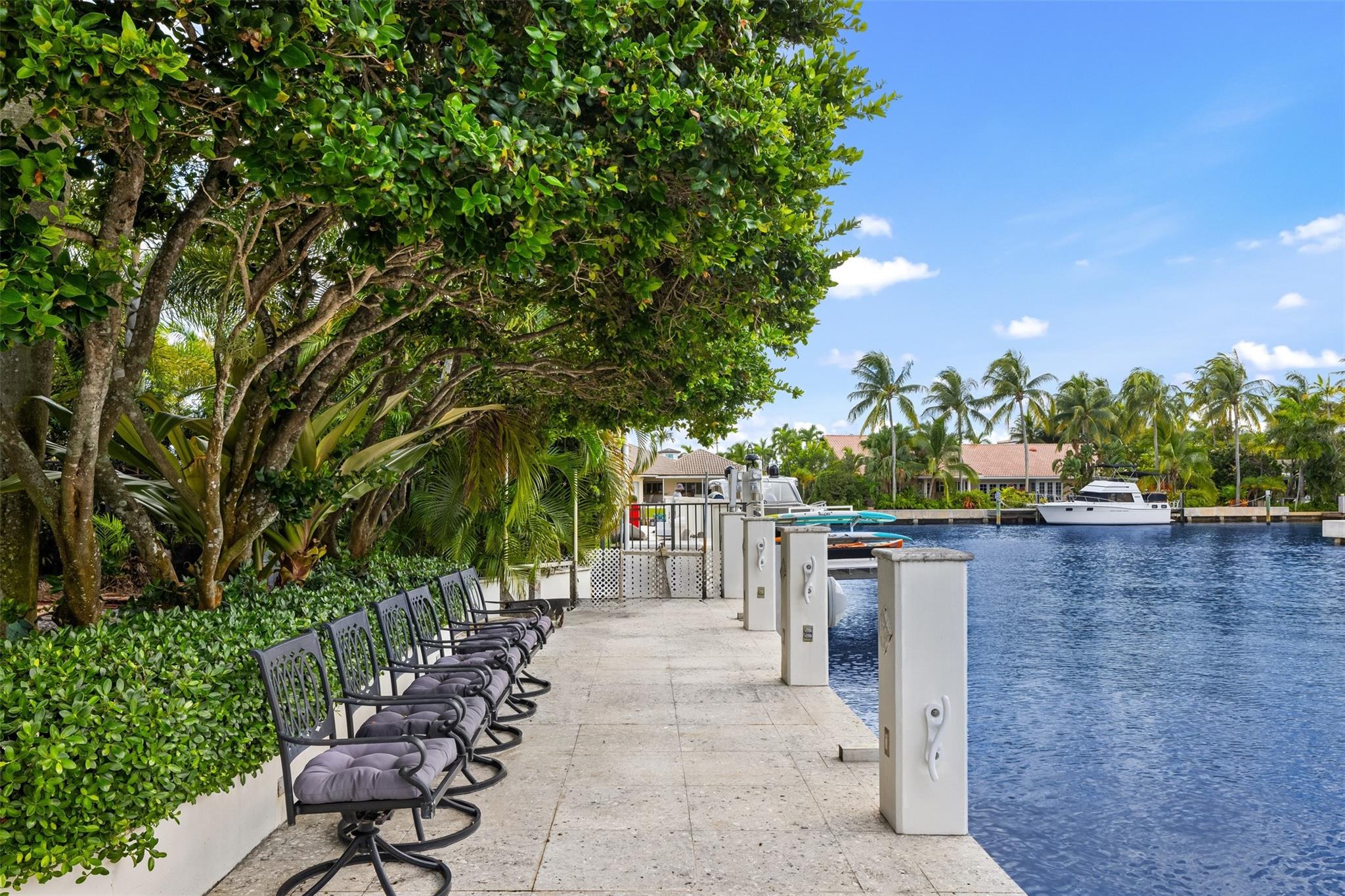 11 Bay Colony Ln Fort Lauderdale, FL 33308
