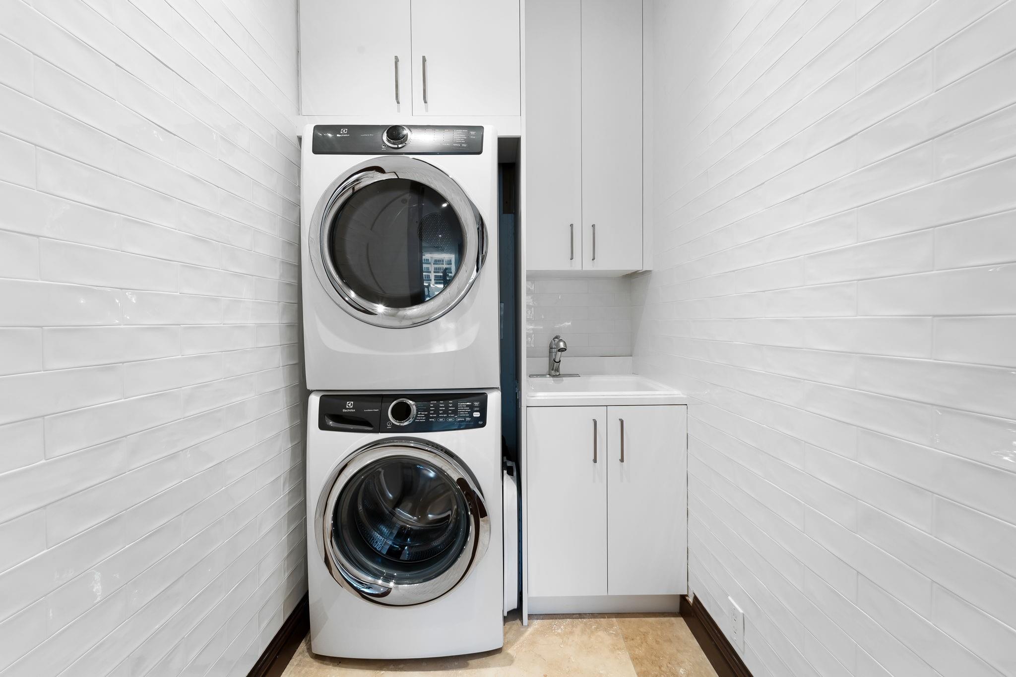 3200 N Ocean Blvd #PH2708 Fort Lauderdale, FL 33308