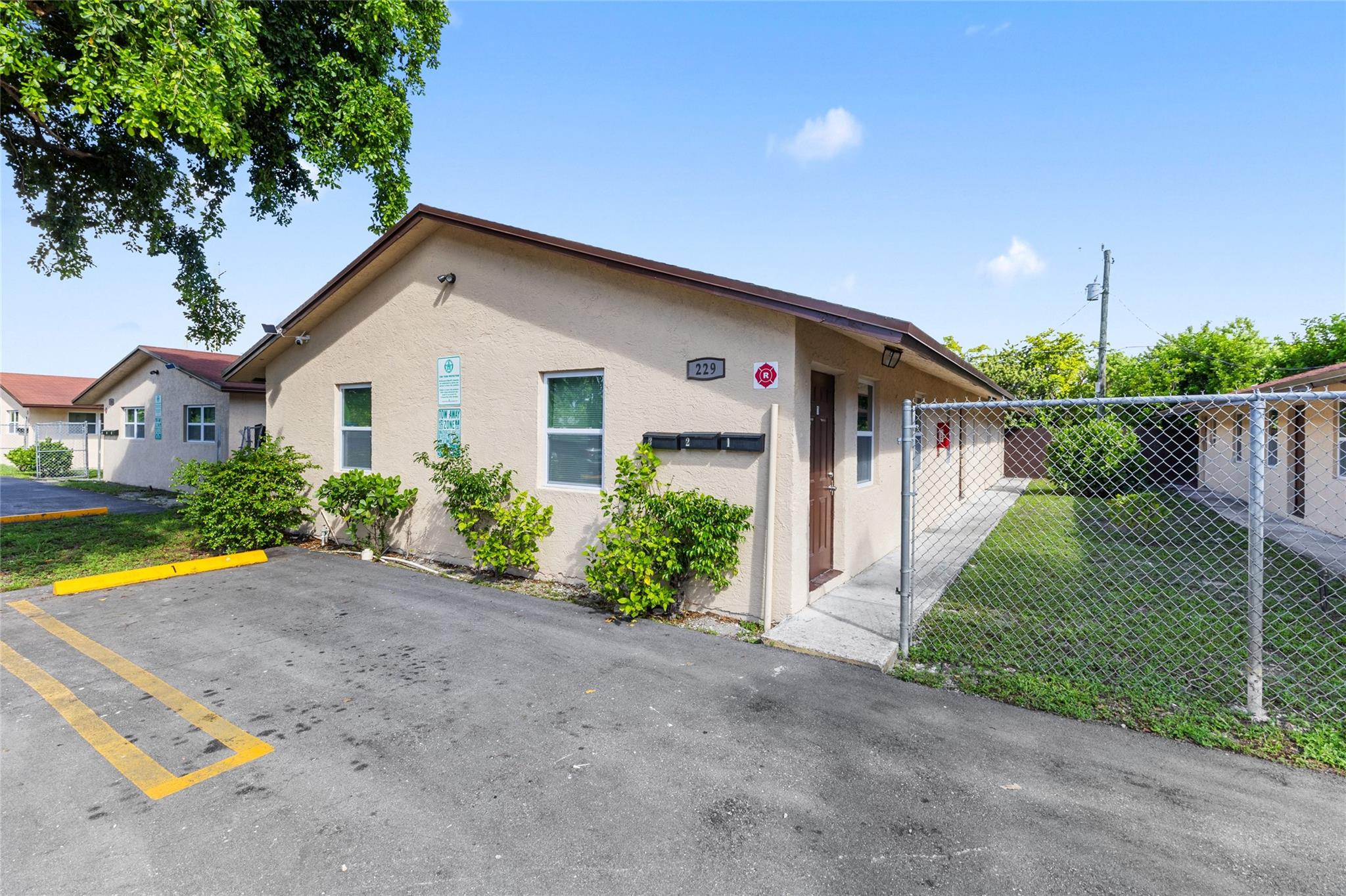 229 NW 12th Ct