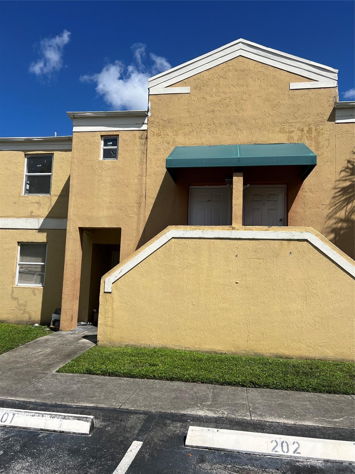 2457 NW 56th Ave #4-201