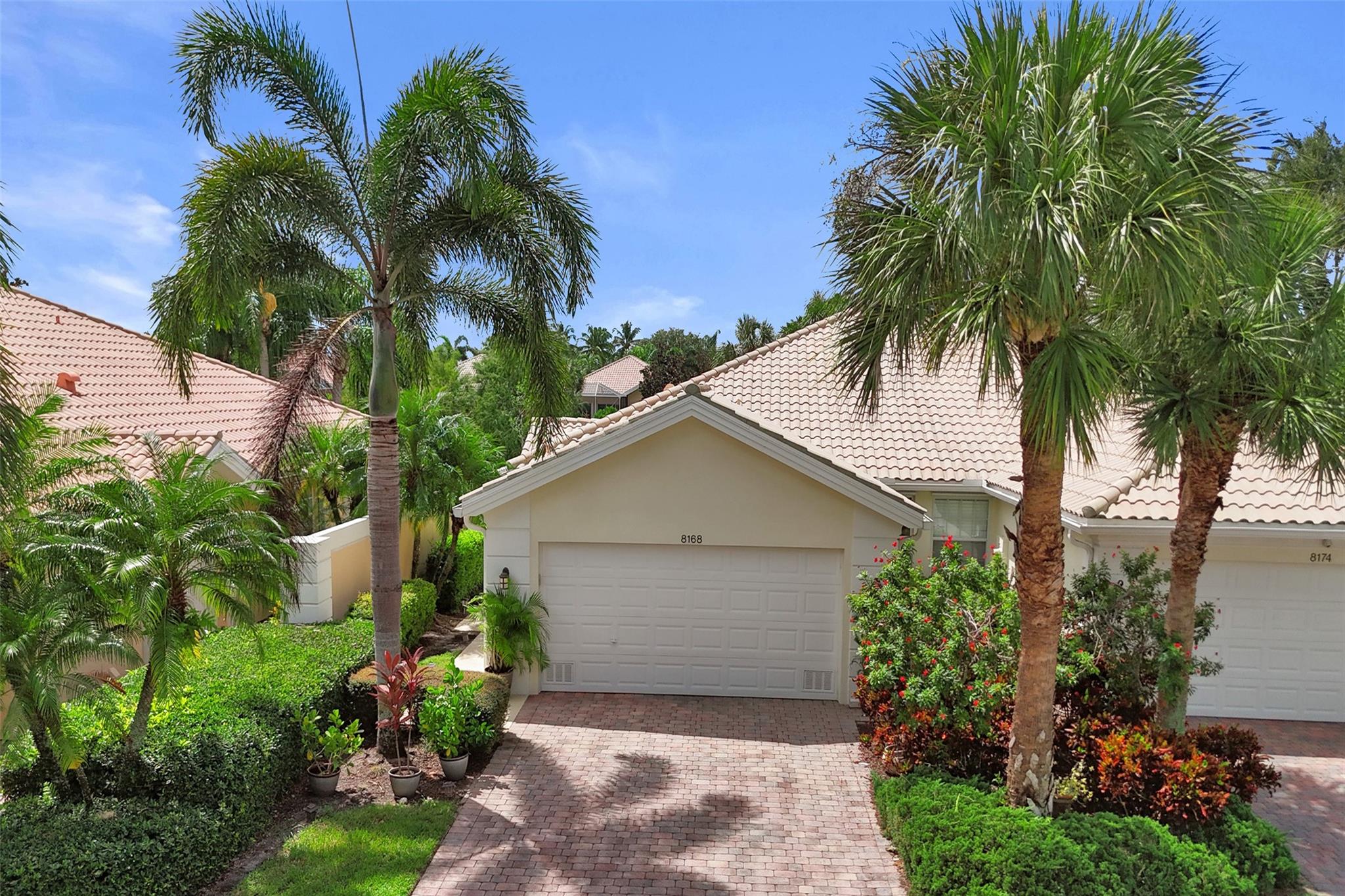 8168 Montserrat Pl