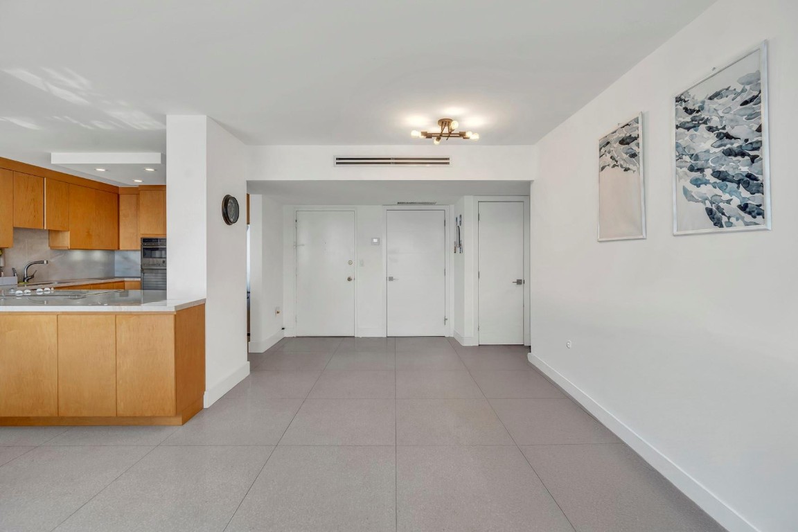 11930 N Bayshore Dr #404 North Miami, FL 33181