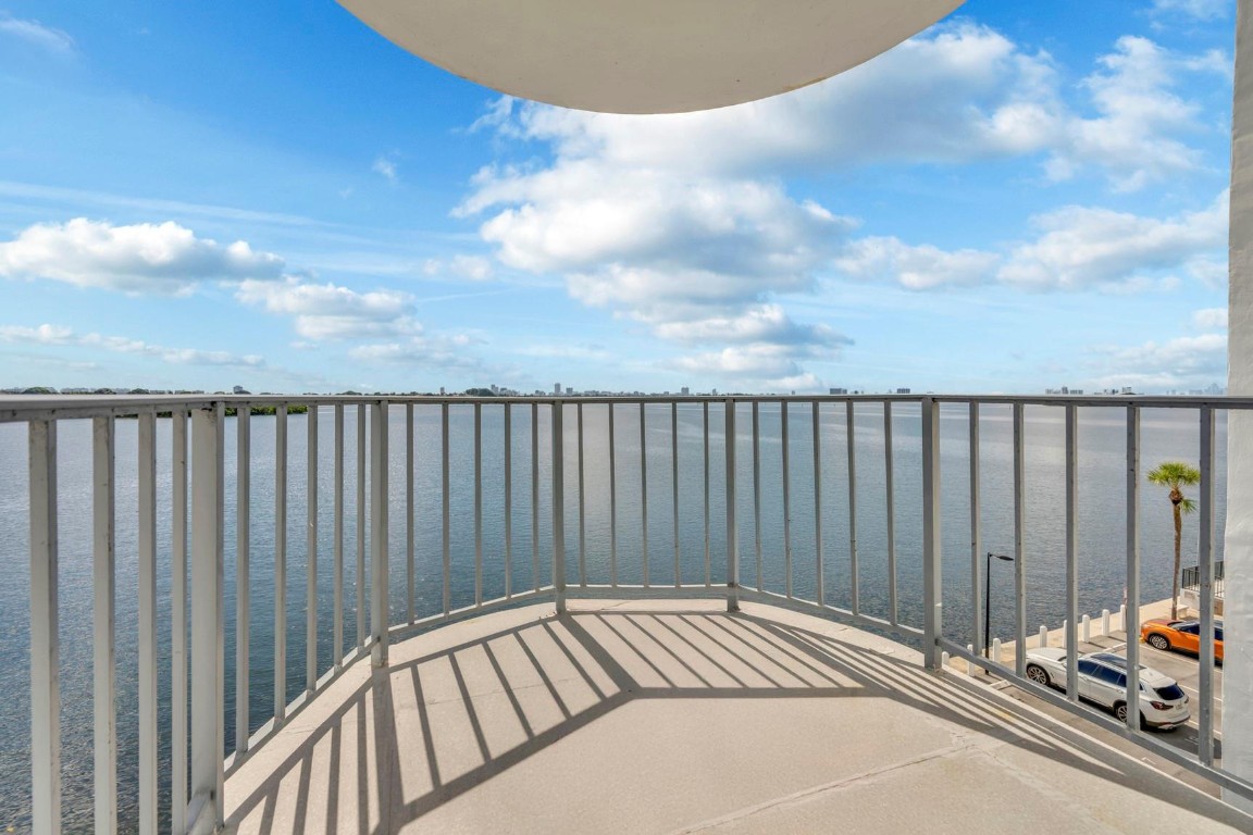 11930 N Bayshore Dr #404 North Miami, FL 33181