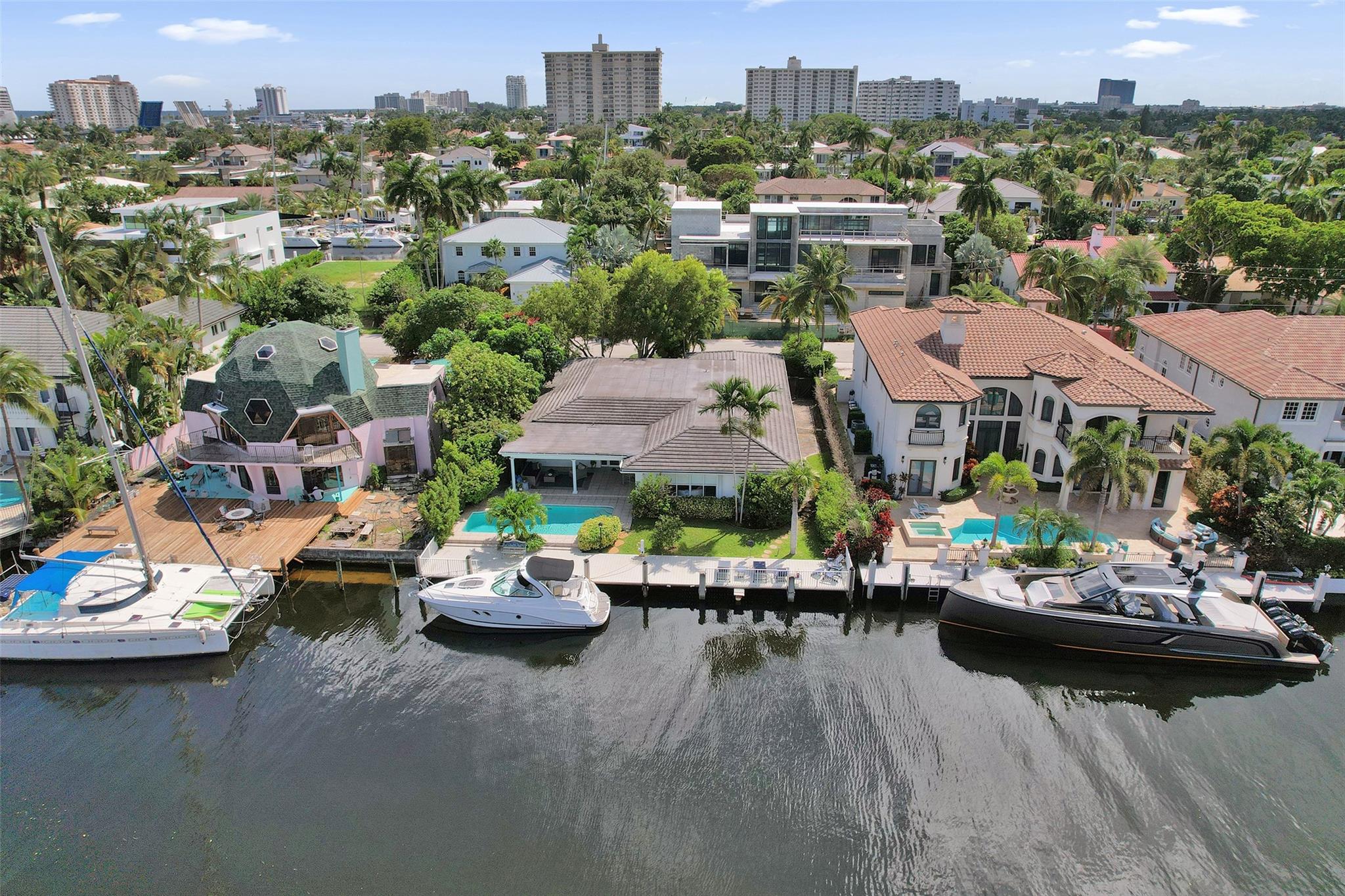 2427 Sea Is Dr Fort Lauderdale, FL 33301