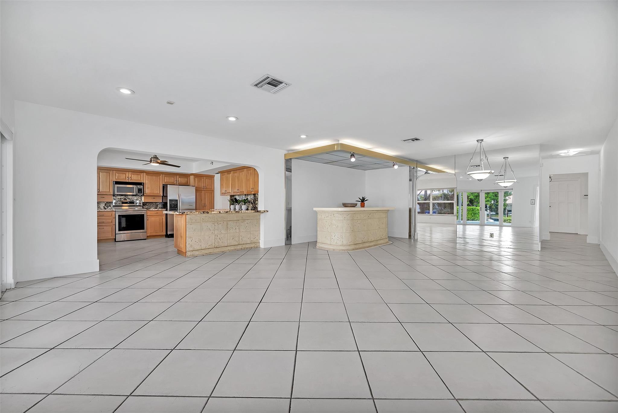 2427 Sea Is Dr Fort Lauderdale, FL 33301