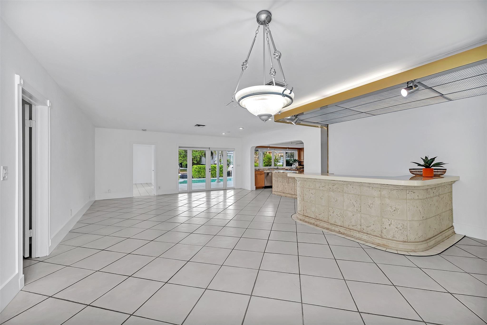 2427 Sea Is Dr Fort Lauderdale, FL 33301