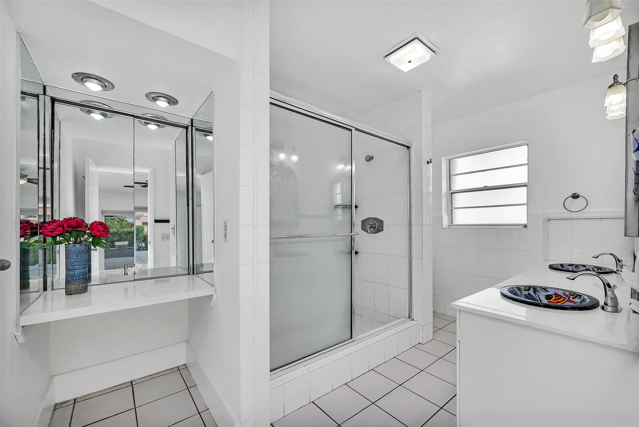 2427 Sea Is Dr Fort Lauderdale, FL 33301