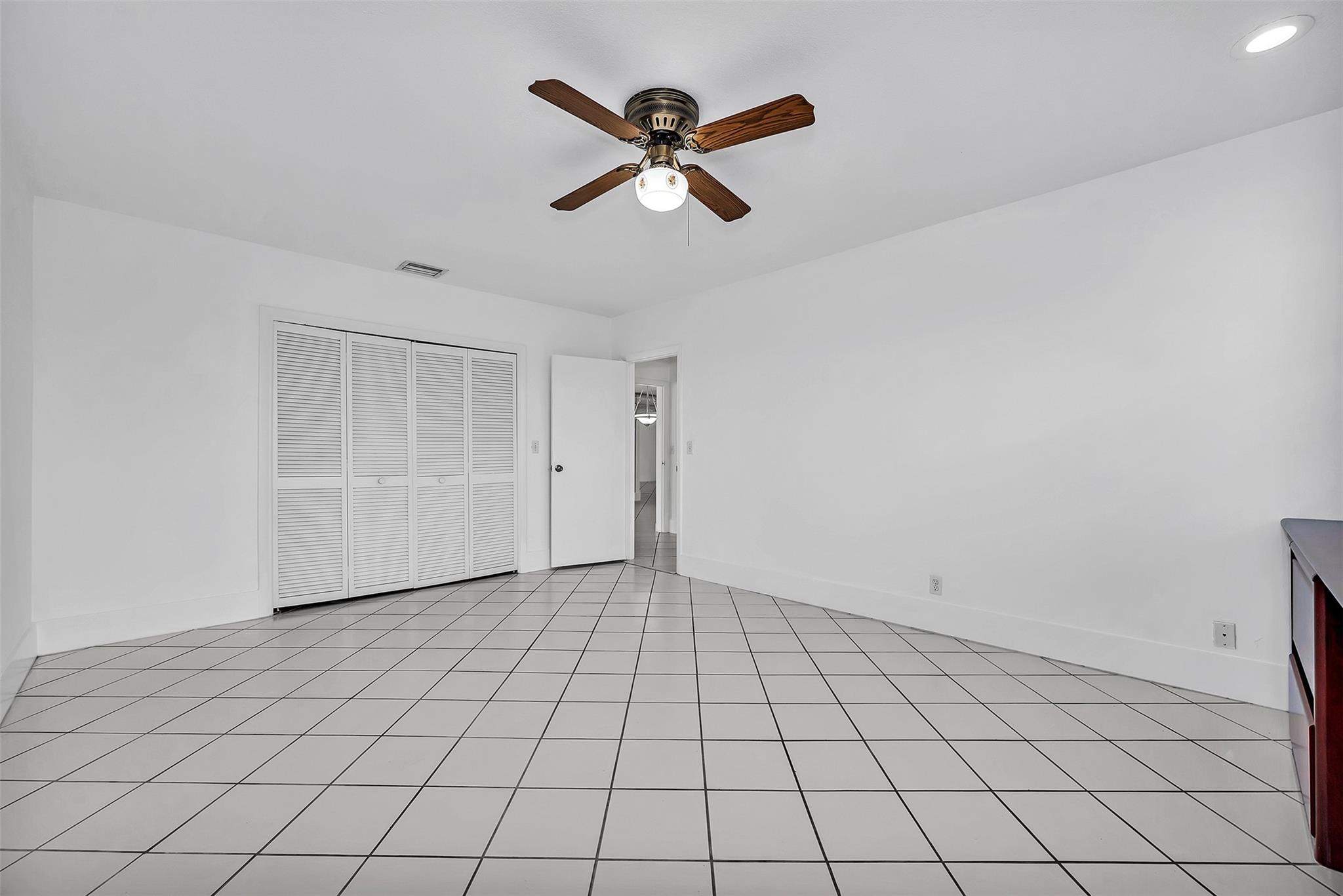 2427 Sea Is Dr Fort Lauderdale, FL 33301