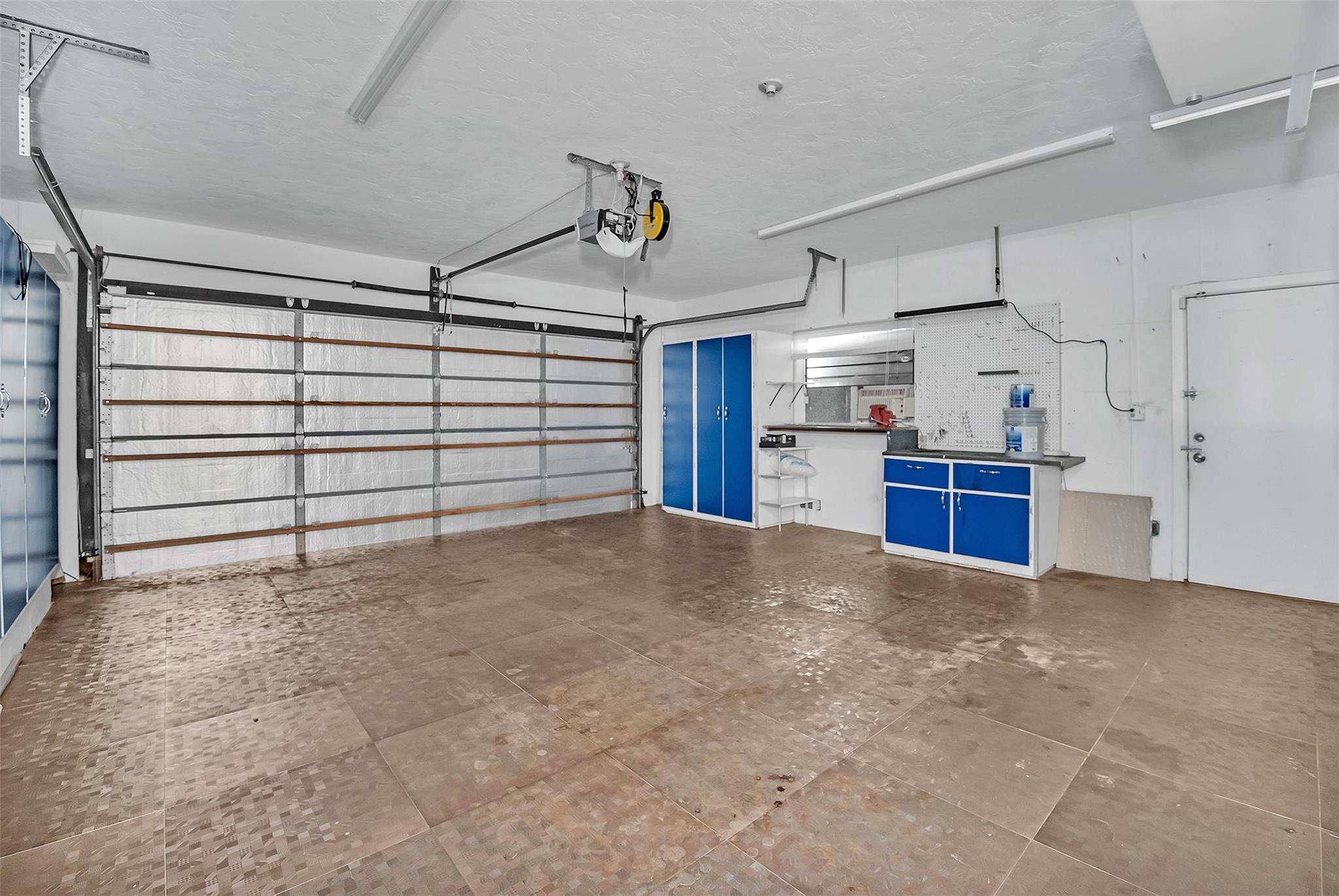 2427 Sea Is Dr Fort Lauderdale, FL 33301