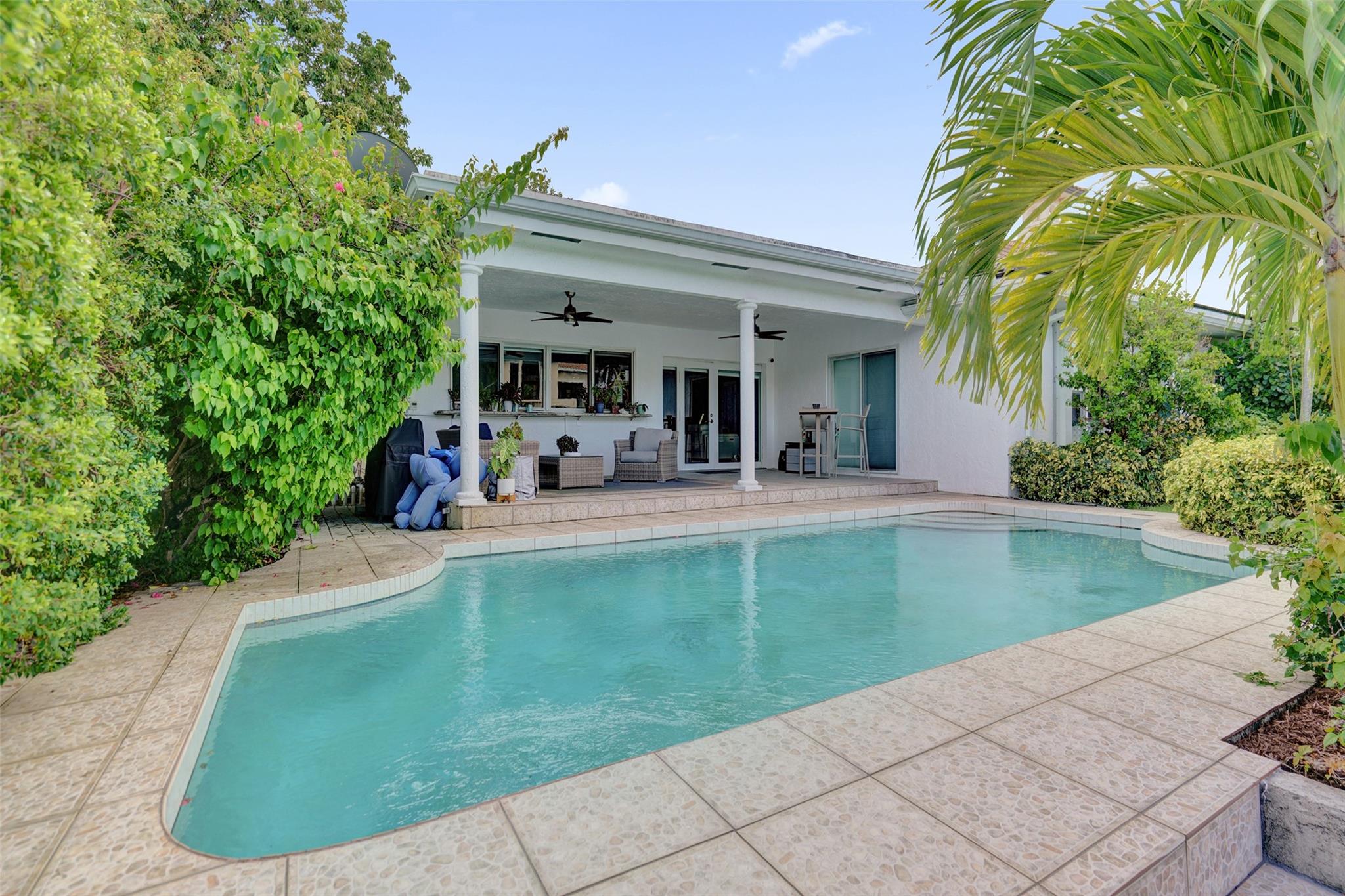 2427 Sea Is Dr Fort Lauderdale, FL 33301