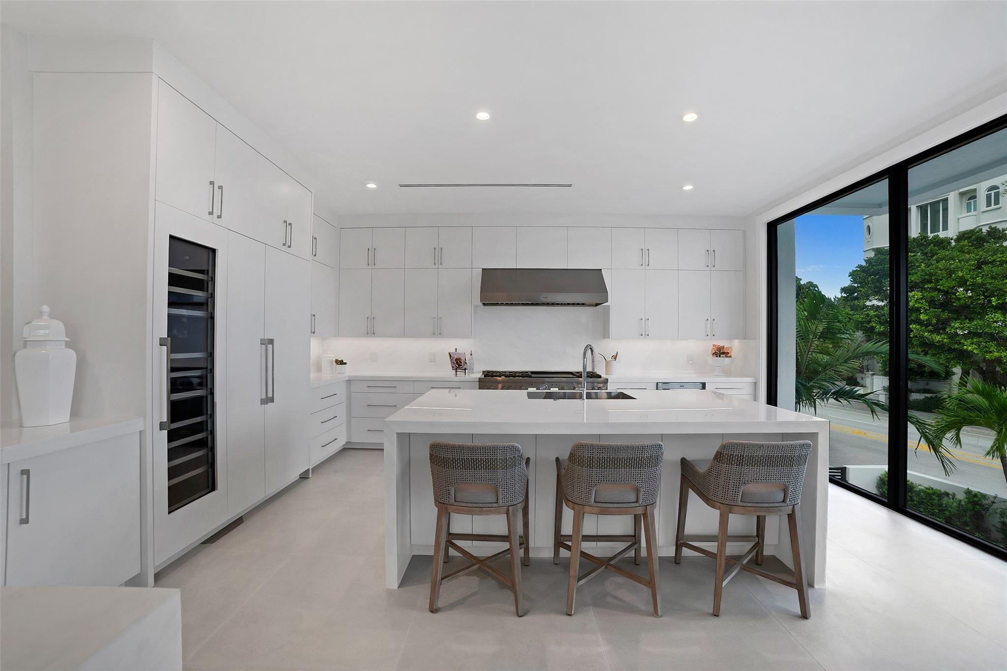 1813 N Fort Lauderdale Bch Blvd Fort Lauderdale, FL 33305