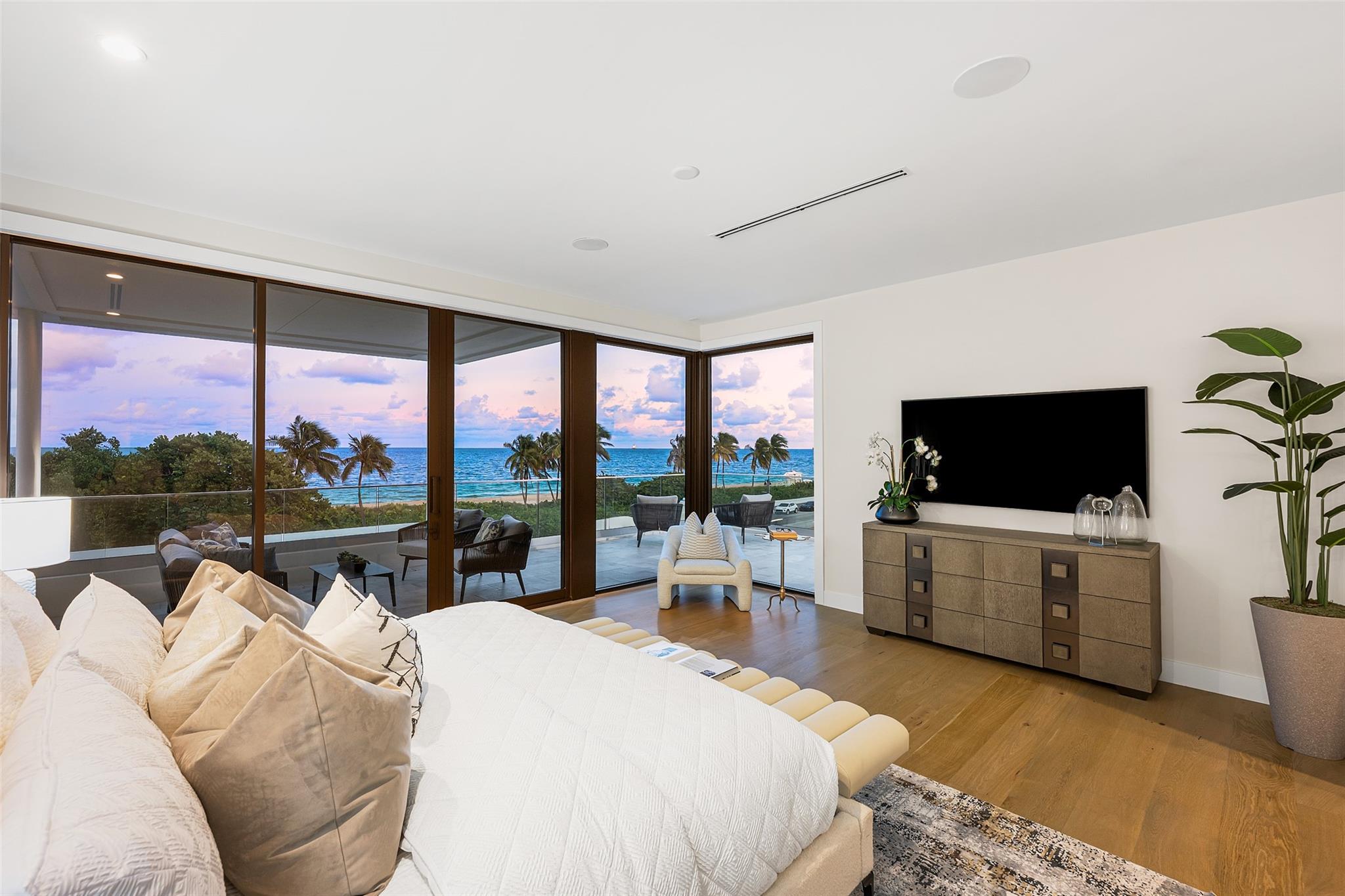 1813 N Fort Lauderdale Bch Blvd Fort Lauderdale, FL 33305