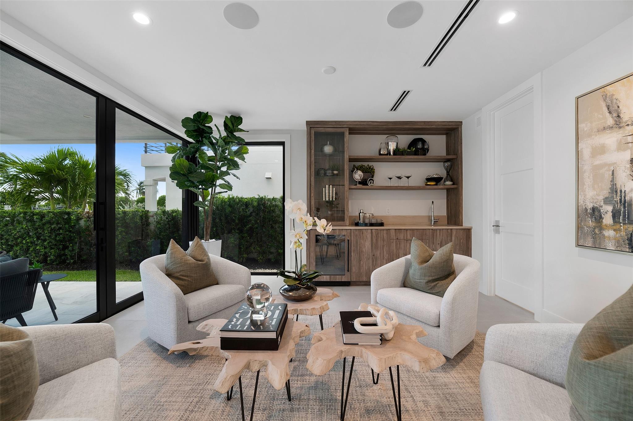 1813 N Fort Lauderdale Bch Blvd Fort Lauderdale, FL 33305