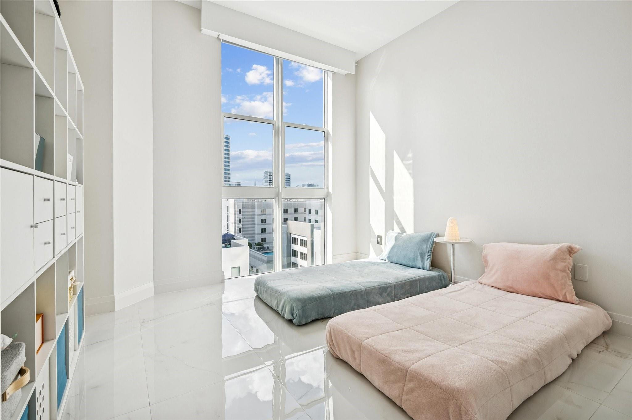 111 SE 8th #1005 Fort Lauderdale, FL 33301