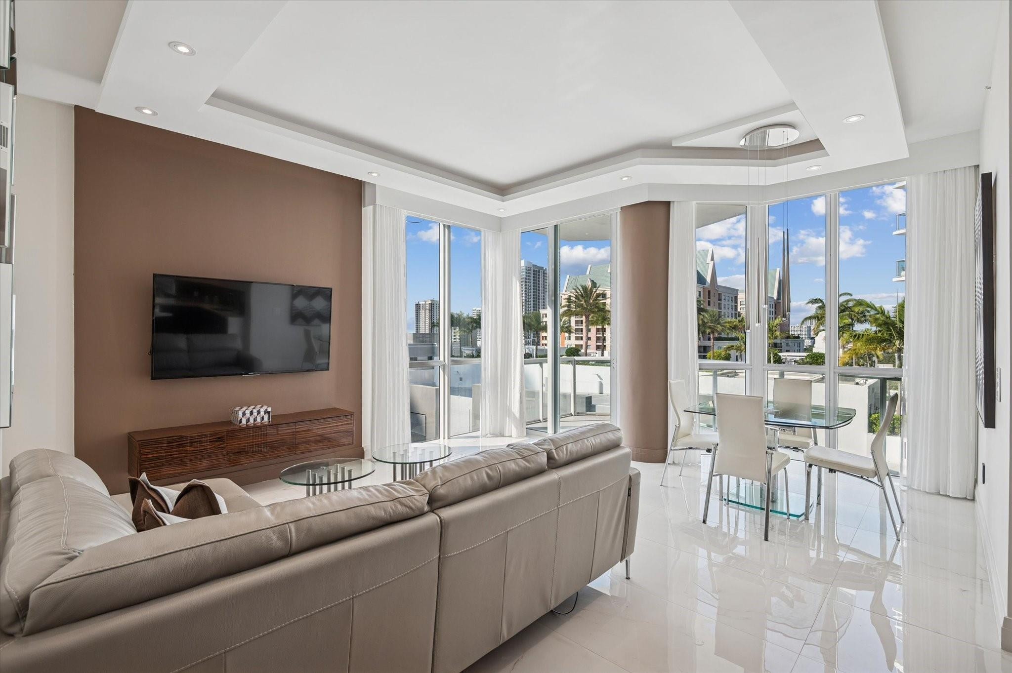 111 SE 8th #1005 Fort Lauderdale, FL 33301