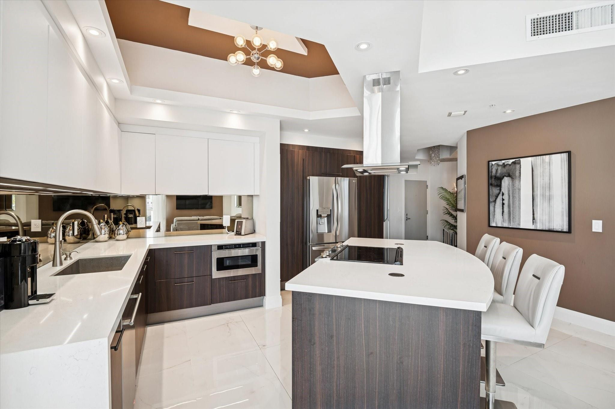 111 SE 8th #1005 Fort Lauderdale, FL 33301