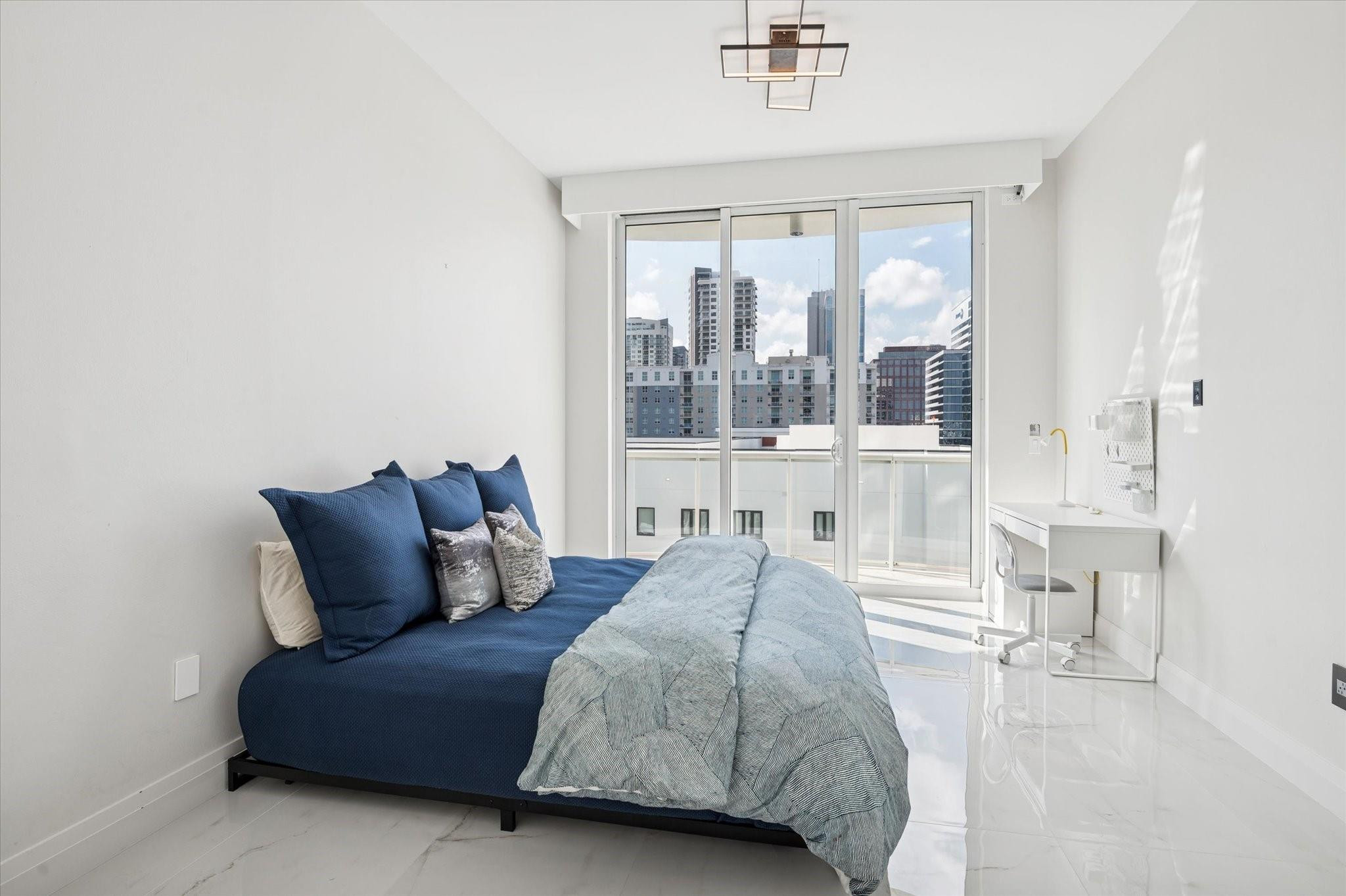 111 SE 8th #1005 Fort Lauderdale, FL 33301