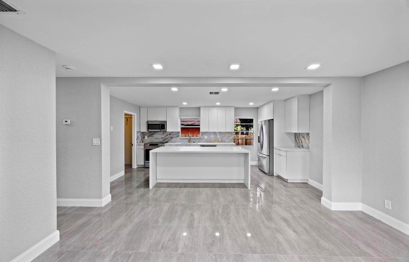 800 NW 6th Ave Pompano Beach, FL 33060