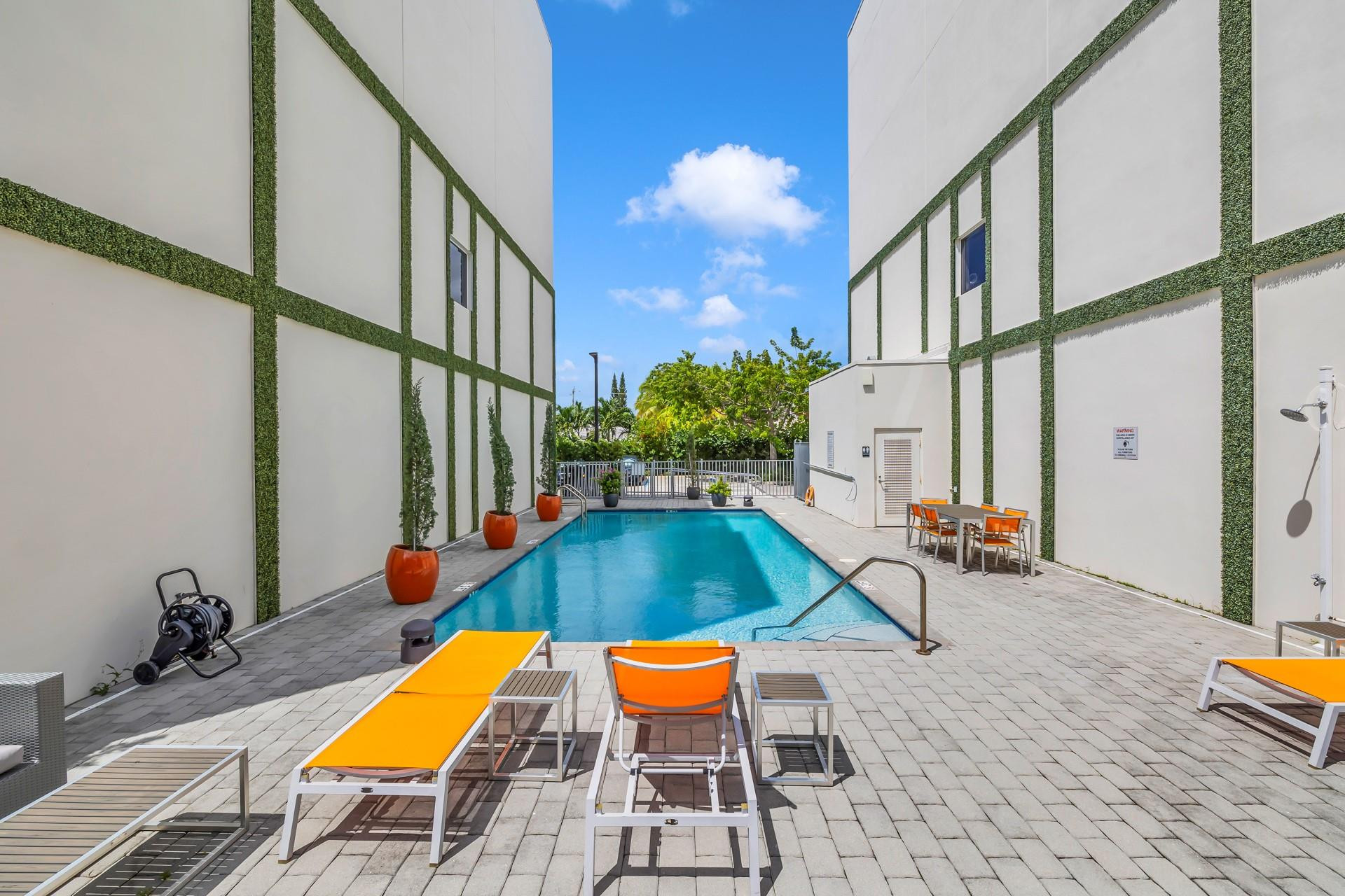 1025 NE 18th #103 Fort Lauderdale, FL 33304