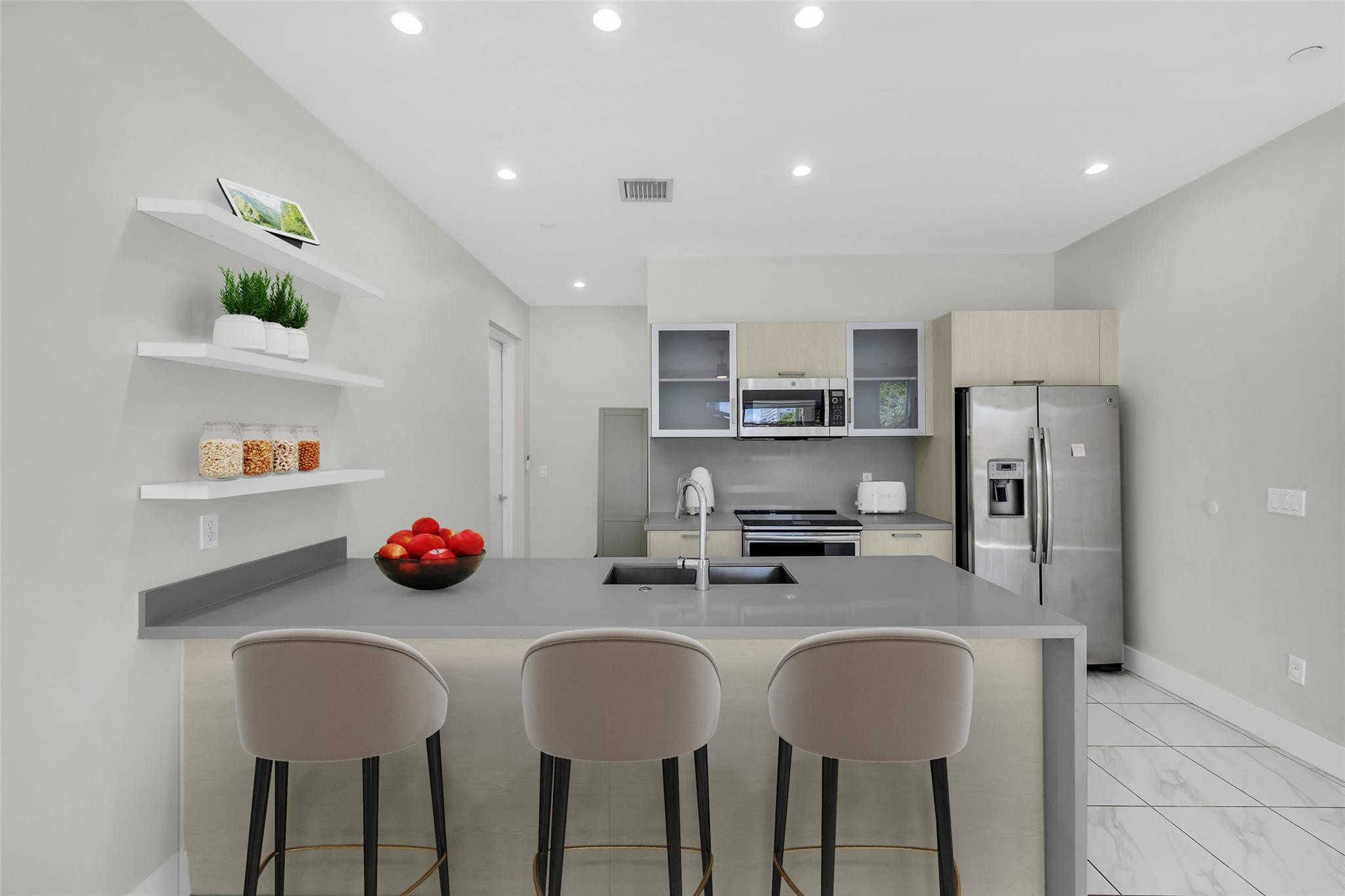 1025 NE 18th #103 Fort Lauderdale, FL 33304