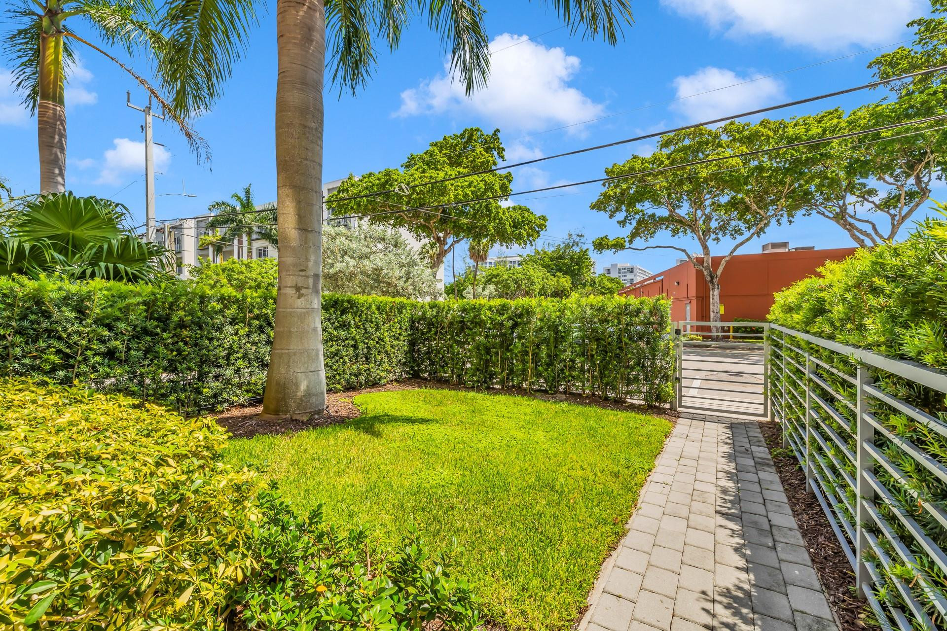 1025 NE 18th #103 Fort Lauderdale, FL 33304