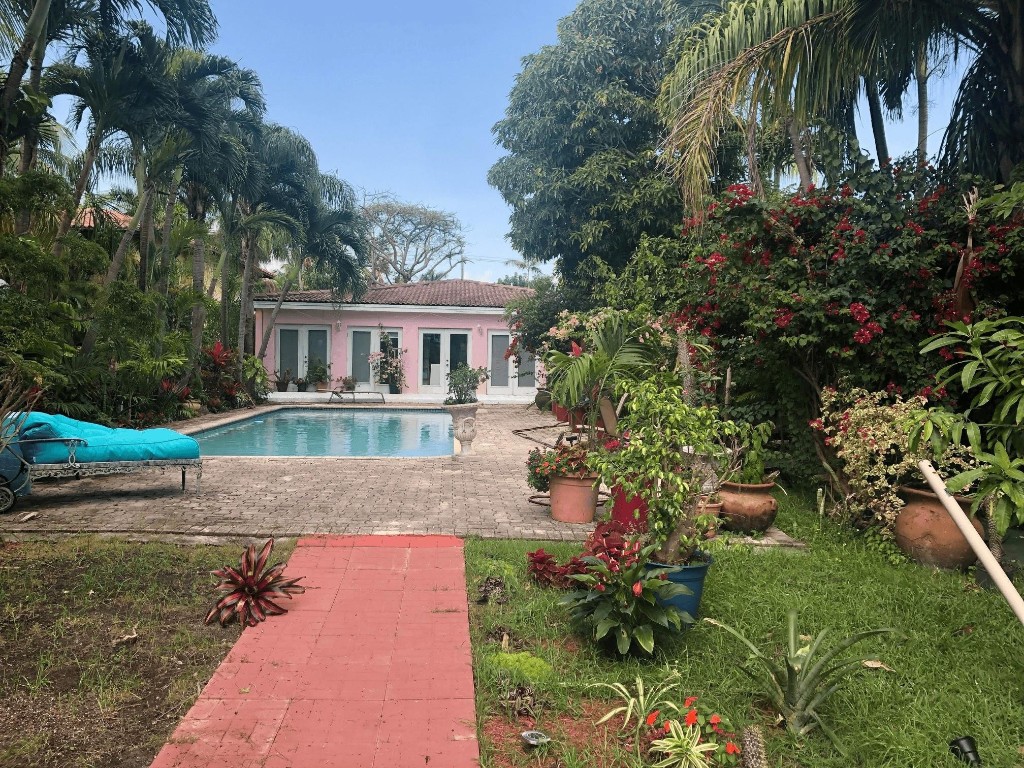 3755 Royal Palm Miami Beach, FL 33140