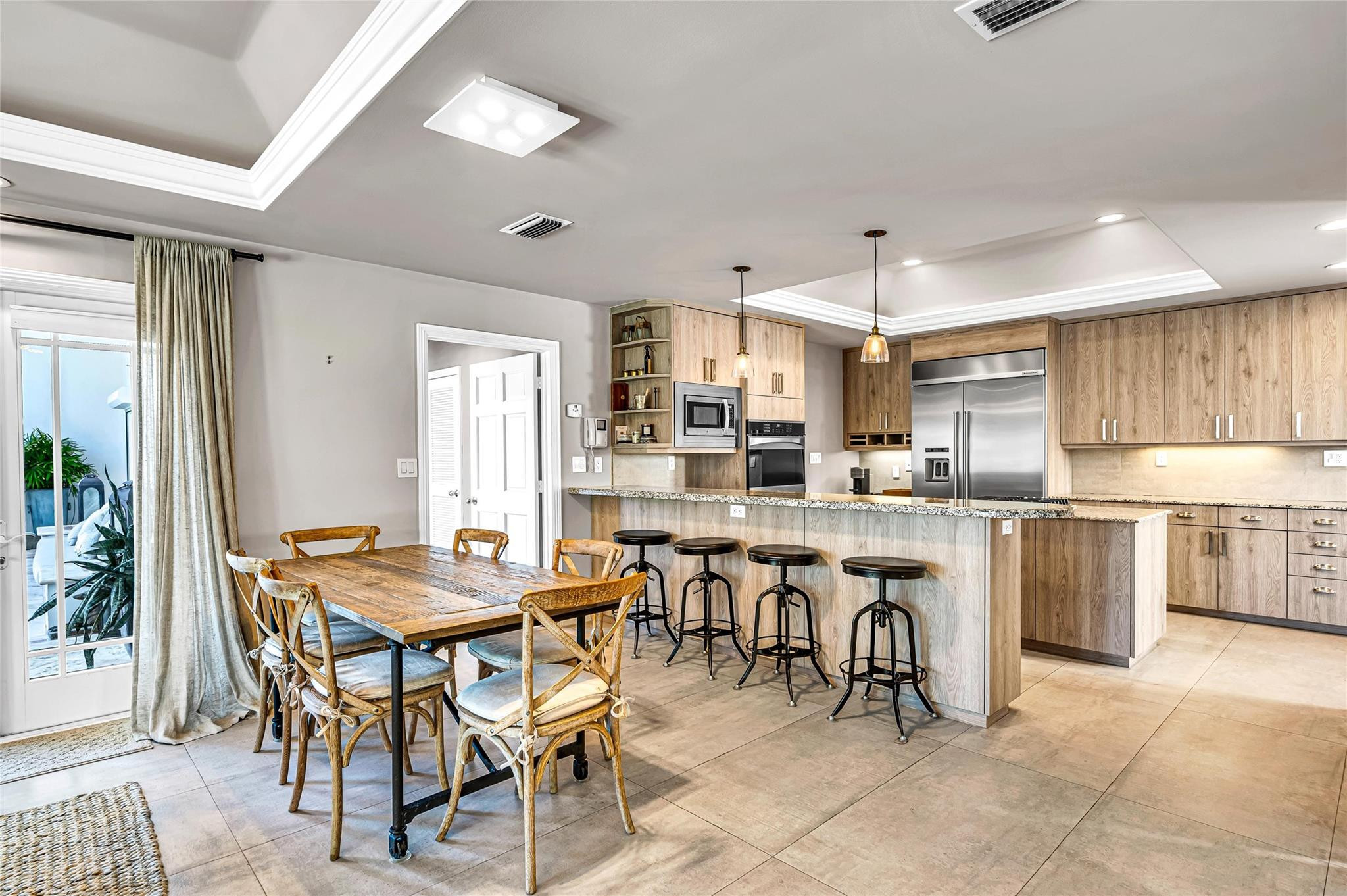 166 Royal Palm Fort Lauderdale, FL 33301